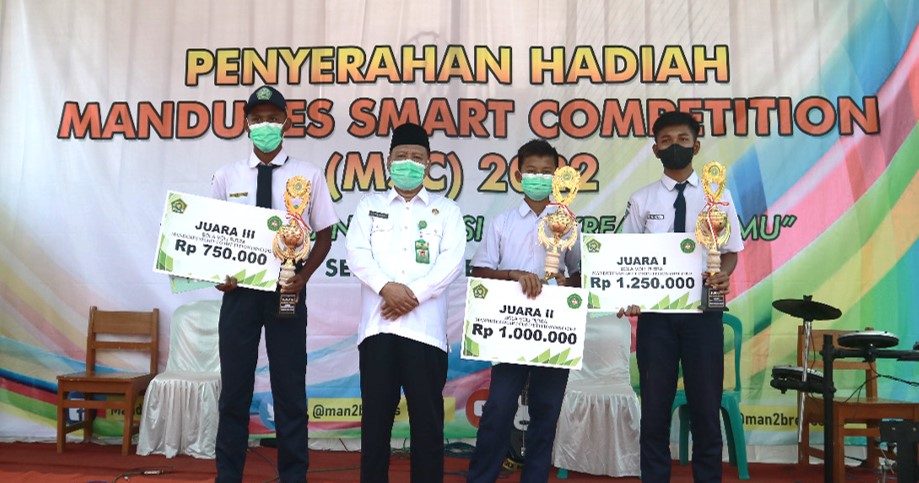 Penyerahan Hadiah Ajang MSC (Mandubest Smart Competition) Tahun 2022