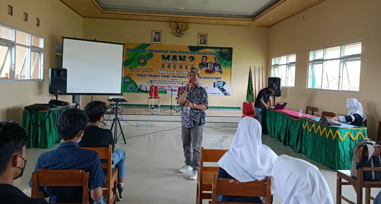 Seru….!! Workshop Peringatan Bulan Bahasa dan Sumpah Pemuda Tahun 2021 di MAN 2 Brebes