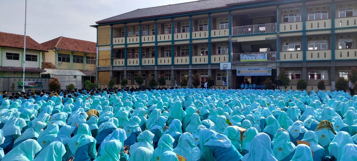 Merinding…!! Dengar, MAN 2  Brebes Bershalawat