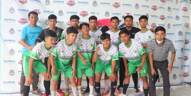 Kegemilangan Tim Futsal MAN 2 Brebes Meraih Trofi  di Awal Tahun 2022