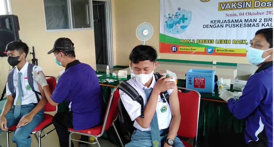 Siswa MAN 2 Brebes sudah 100 persen divaksin Covid-19